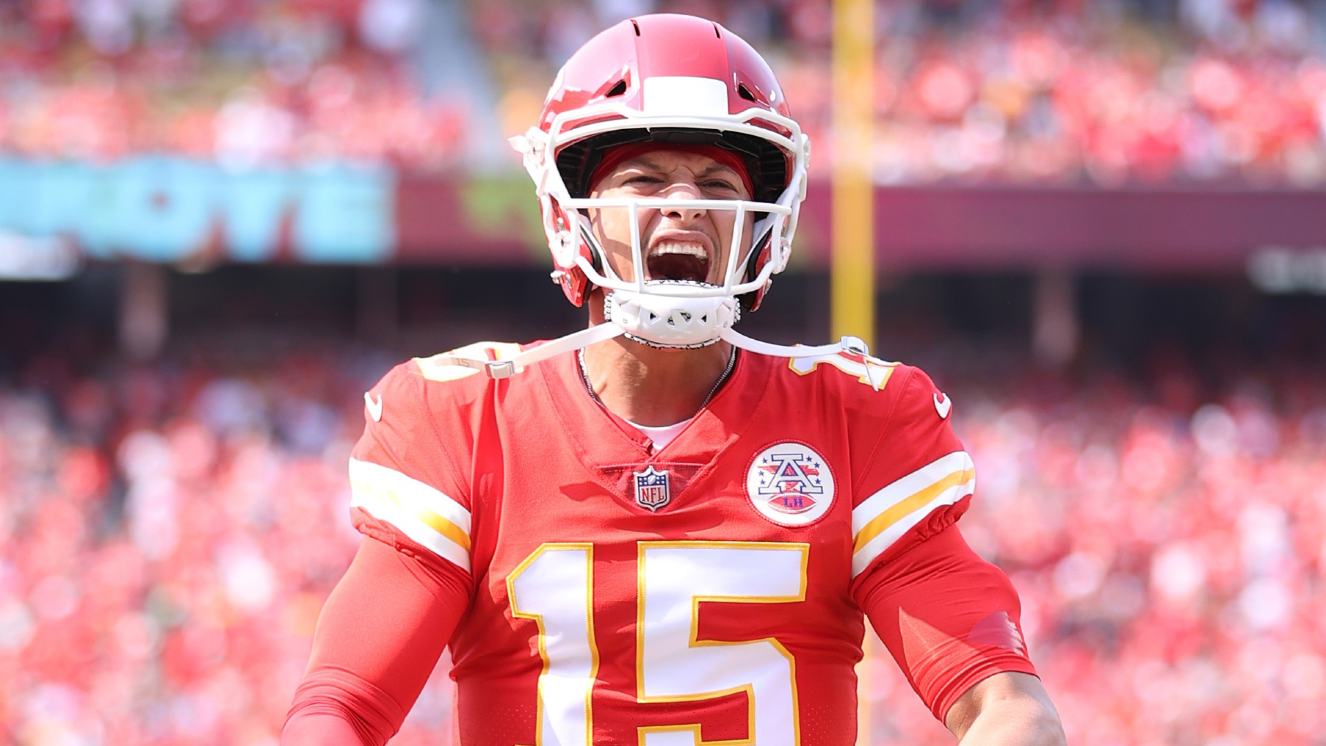 Chiefs' Patrick Mahomes throws unreal underhand, shovel TDs vs. Eagles