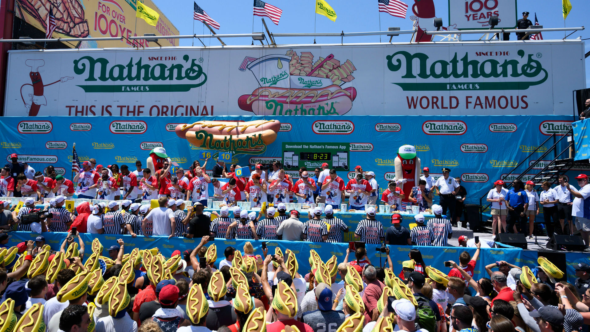 Who won 2020 hot dog eating contest information