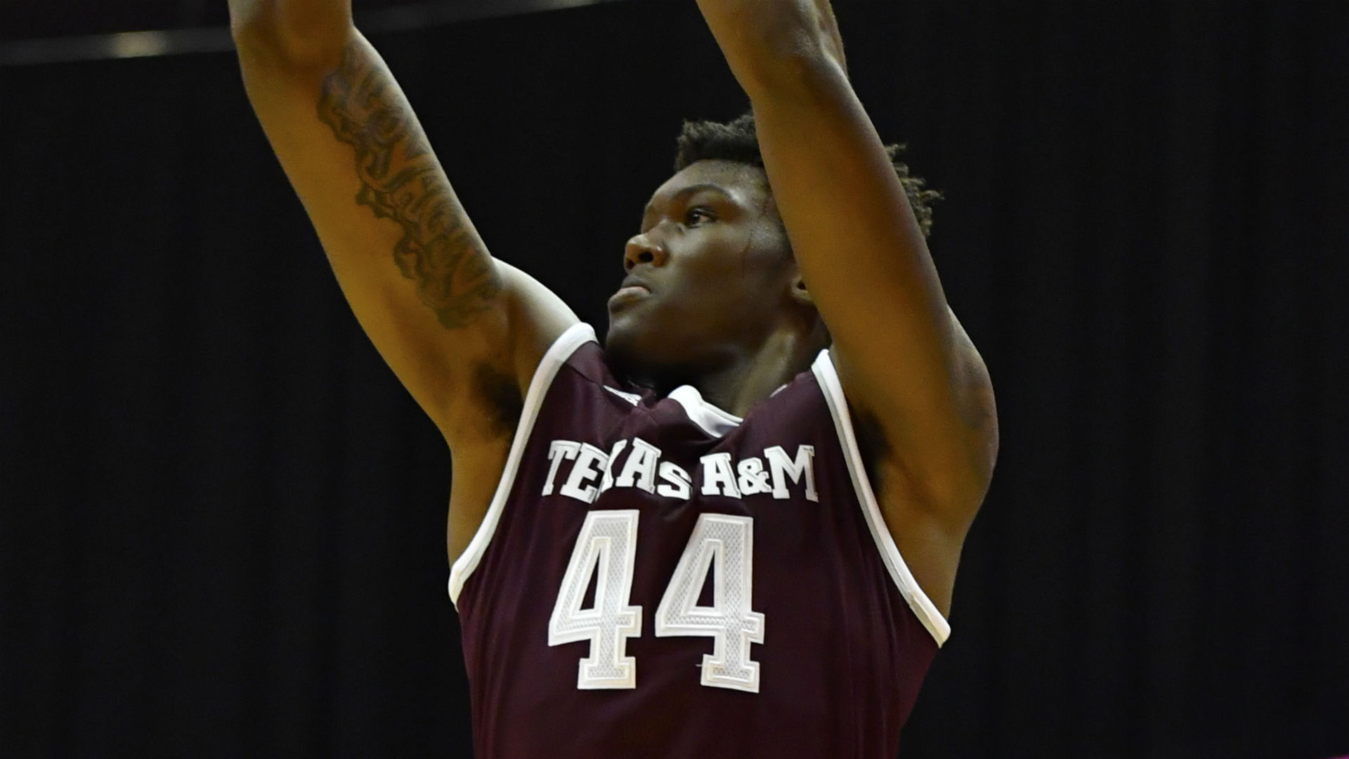 Texas A&M's Robert Williams takes huge risk in passing on 2017 NBA