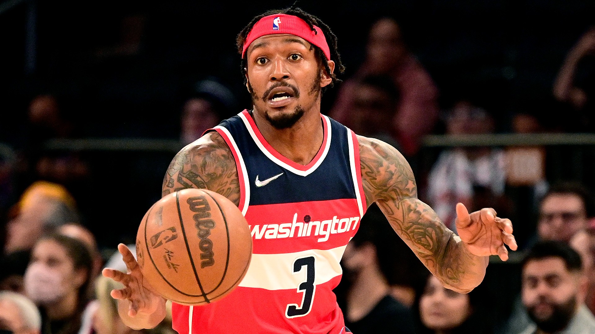 Bradley Beal exits preseason game vs. New York Knicks with knee contusion | Sporting News