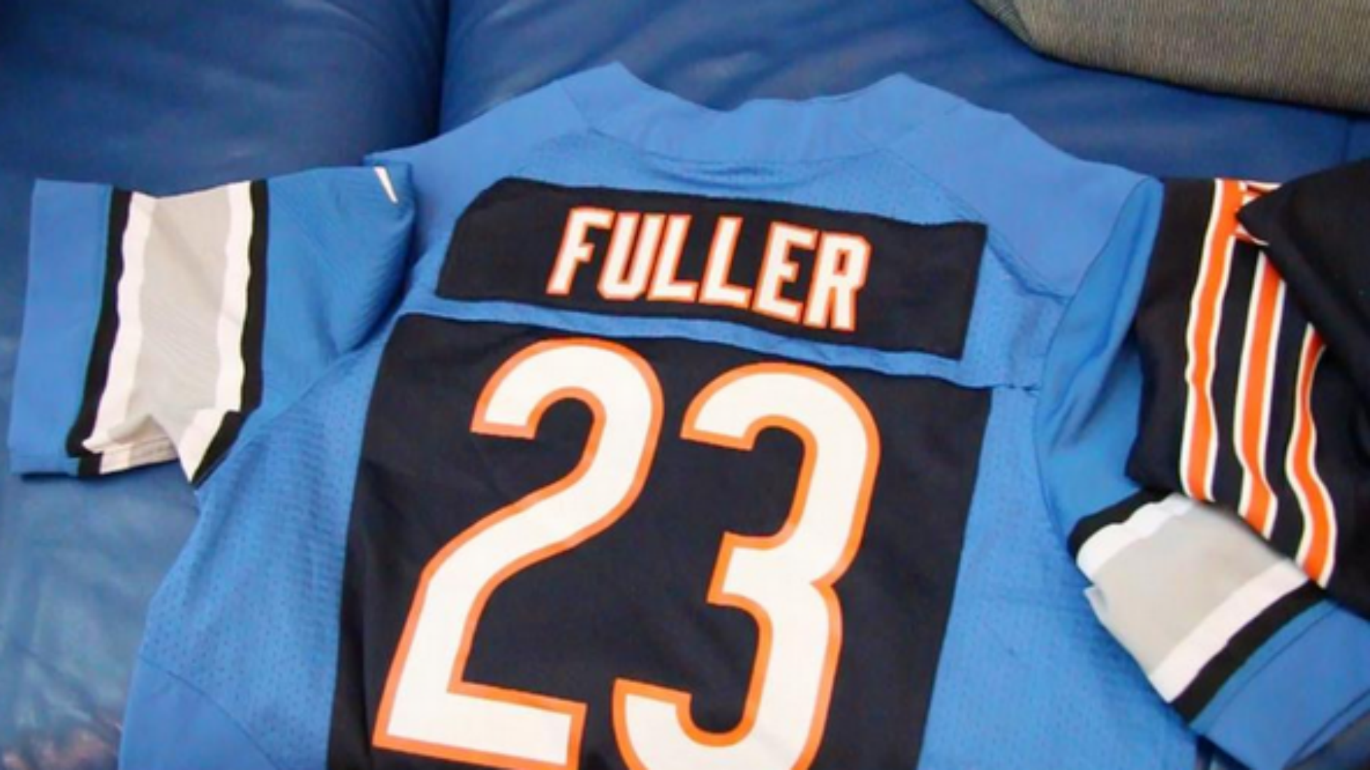 Corey and Kyle Fuller's parents create custom jerseys | Sporting News