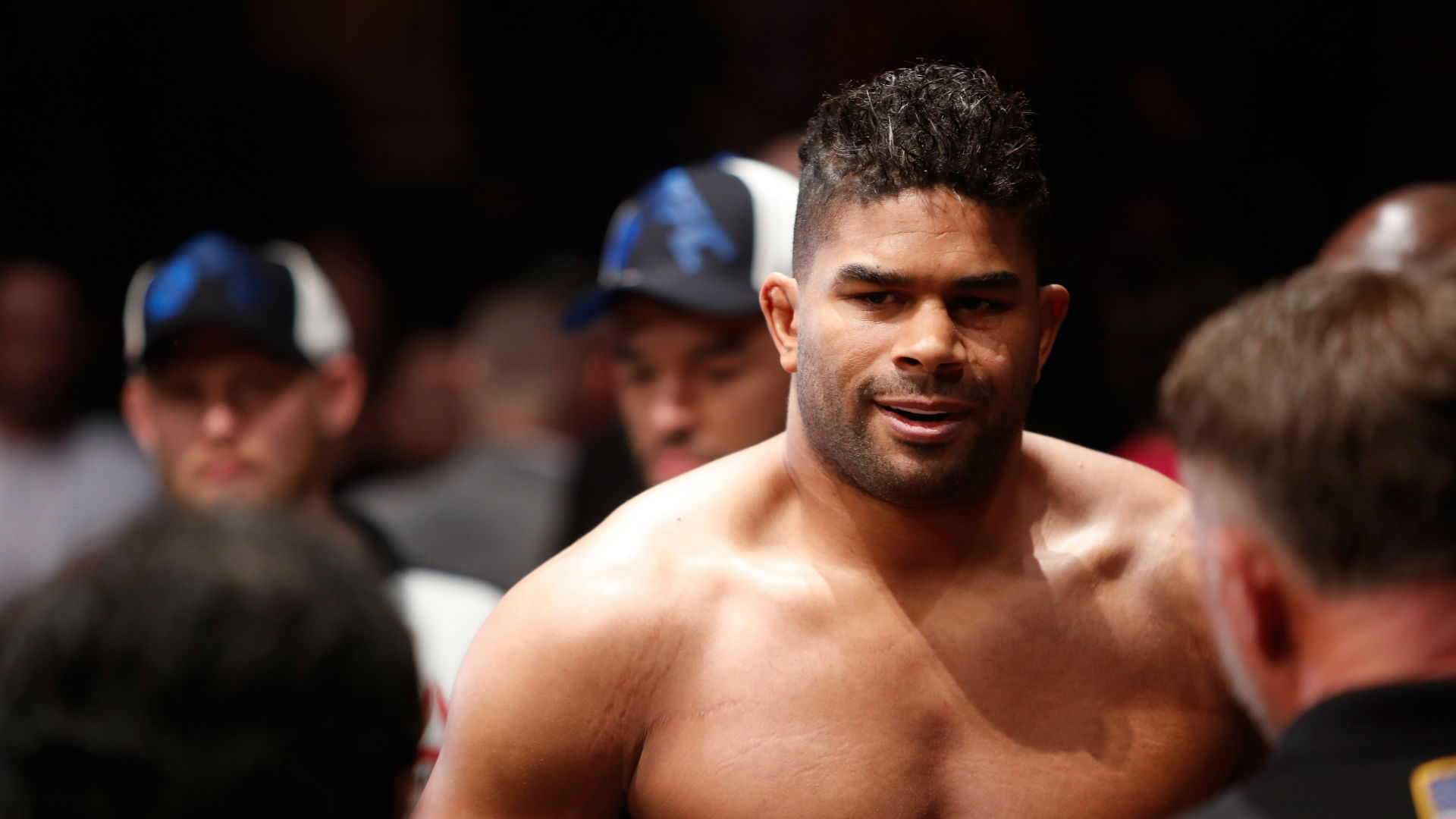 Ufc Saint Petersburg Alistair Overeem Stops Aleksei Oleinik To