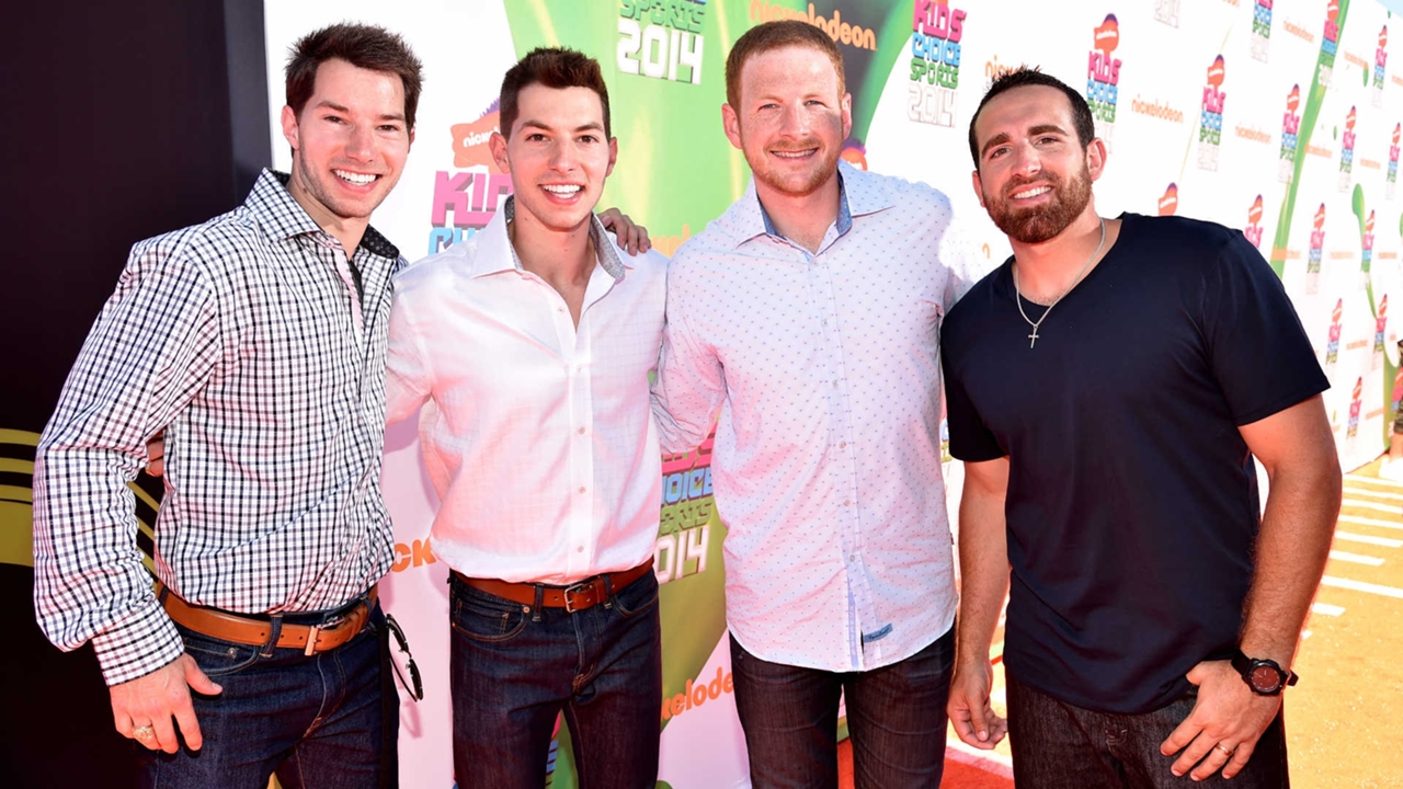 Online Trick Shot Sensations Dude Perfect Become Offline Sports