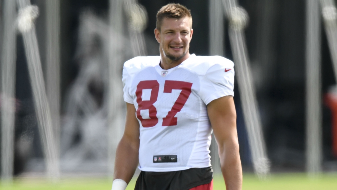 Rob Gronkowski Timeline How Tom Brady Buccaneers Lured Gronk Out Of Nfl Retirement Sporting News