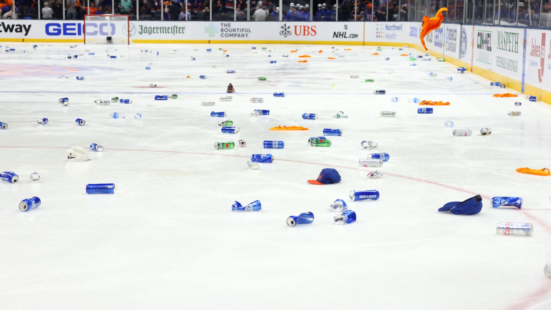Cigarettes And Beer Islanders Fans Show Appreciation For Game 6 Overtime Win In Unique Way Sporting News Cigarettes And Beer Islanders Fans Show Appreciation For Game 6 Overtime Win In Unique Way Sporting News