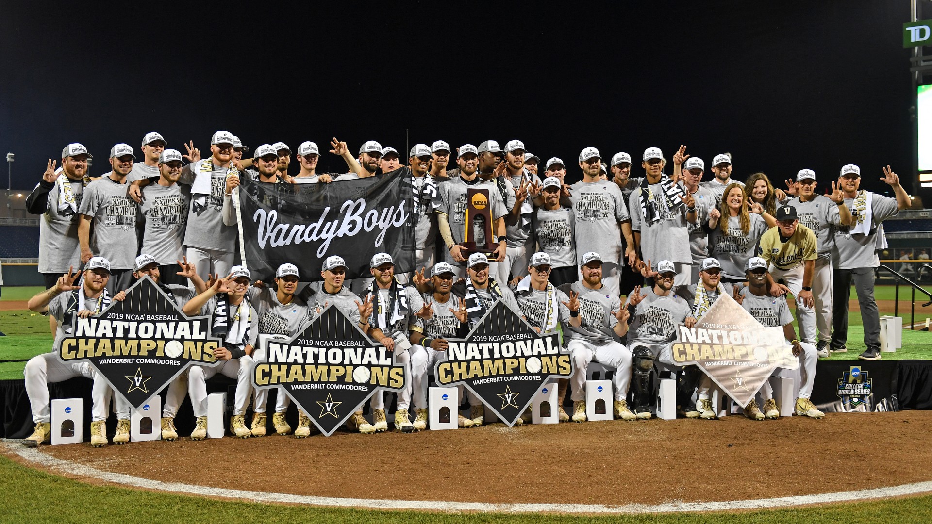 College World Series format, which is about 2021 CWS to find out how many games, parentheses games and more