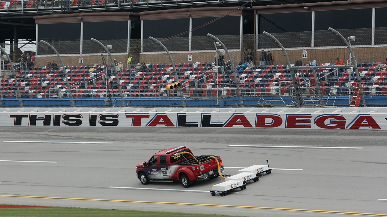 Nascar Race Weather Rain In Forecast Delays The Talladega Race Until Monday Sporting News Canada Nascar Race Weather Rain In Forecast Delays The Talladega Race Until Monday Sporting News Canada