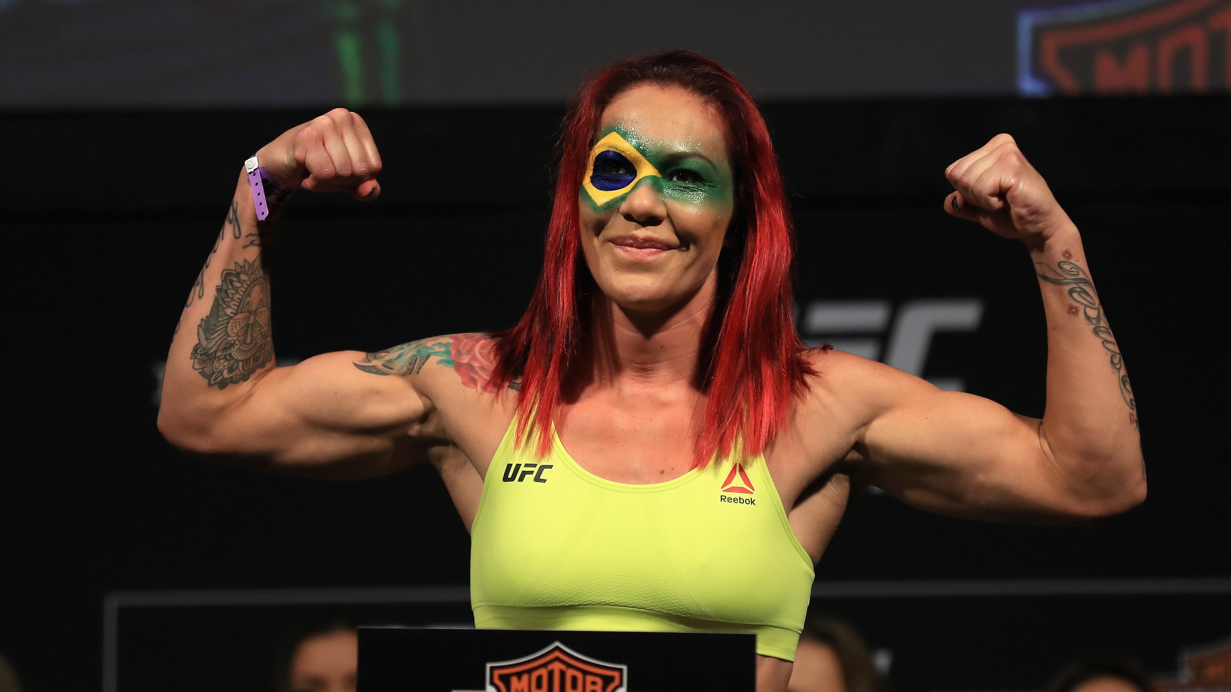 UFC 決戦は明日の大晦日正午、サイボーグ vs. ホルム ...