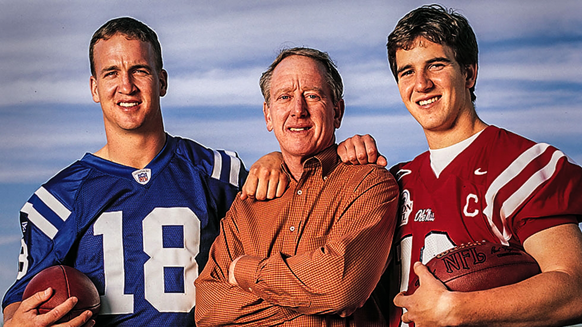 Dad sports перевод. Peyton and Eli Manning. Football man brother.