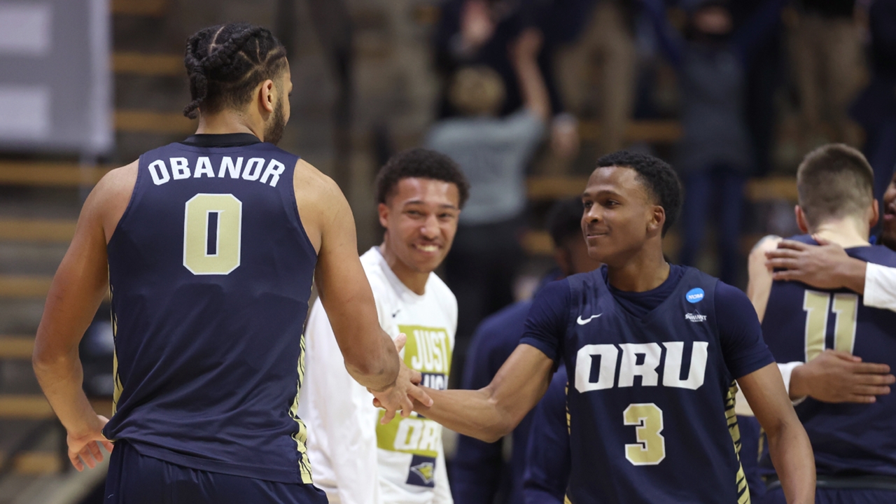 Who is Max Abmas? What to know about key player in Oral Roberts' Sweet 16  team | Sporting News