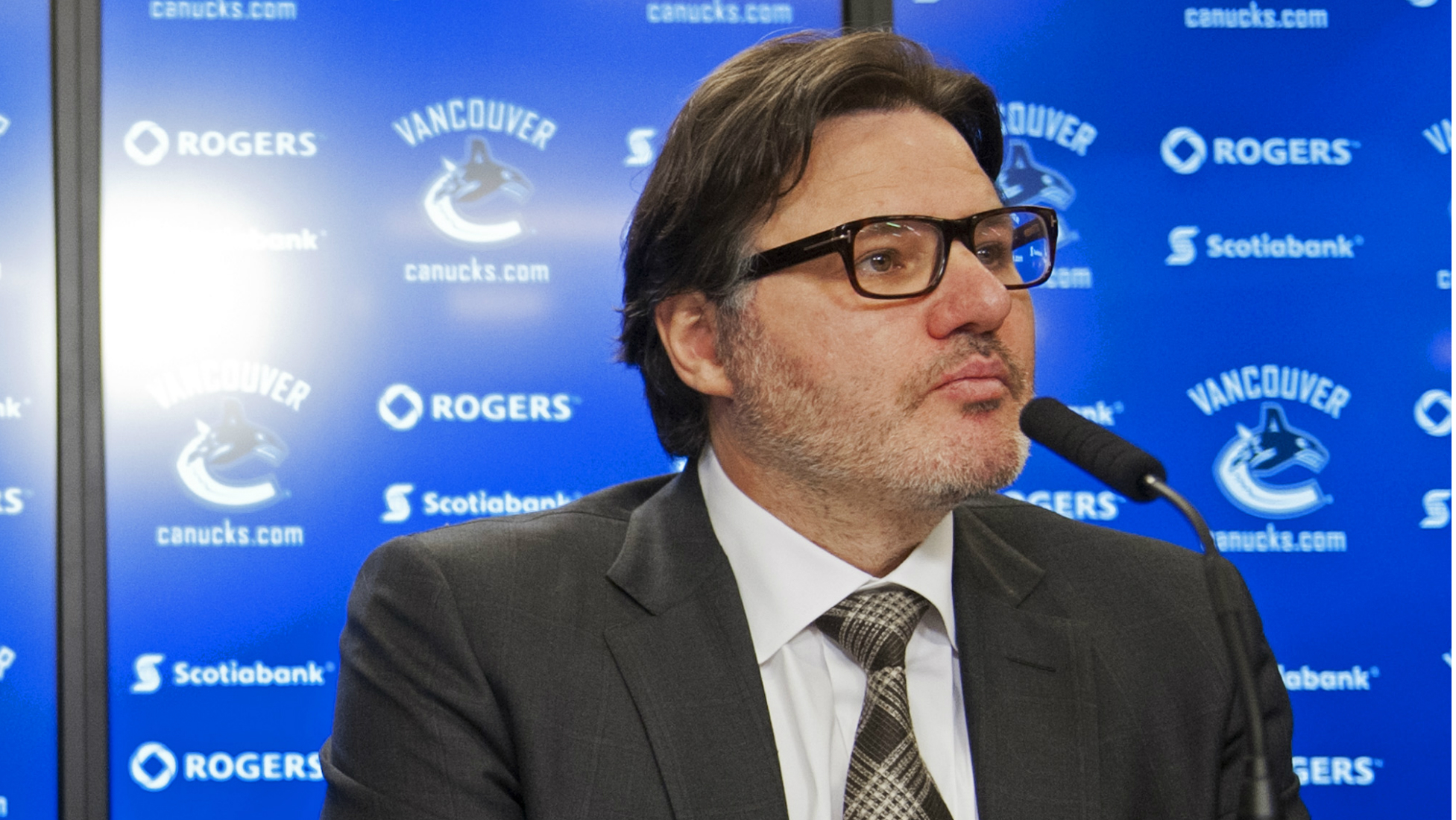 Vancouver Canucks owner Francesco Aquilini raves about team while live