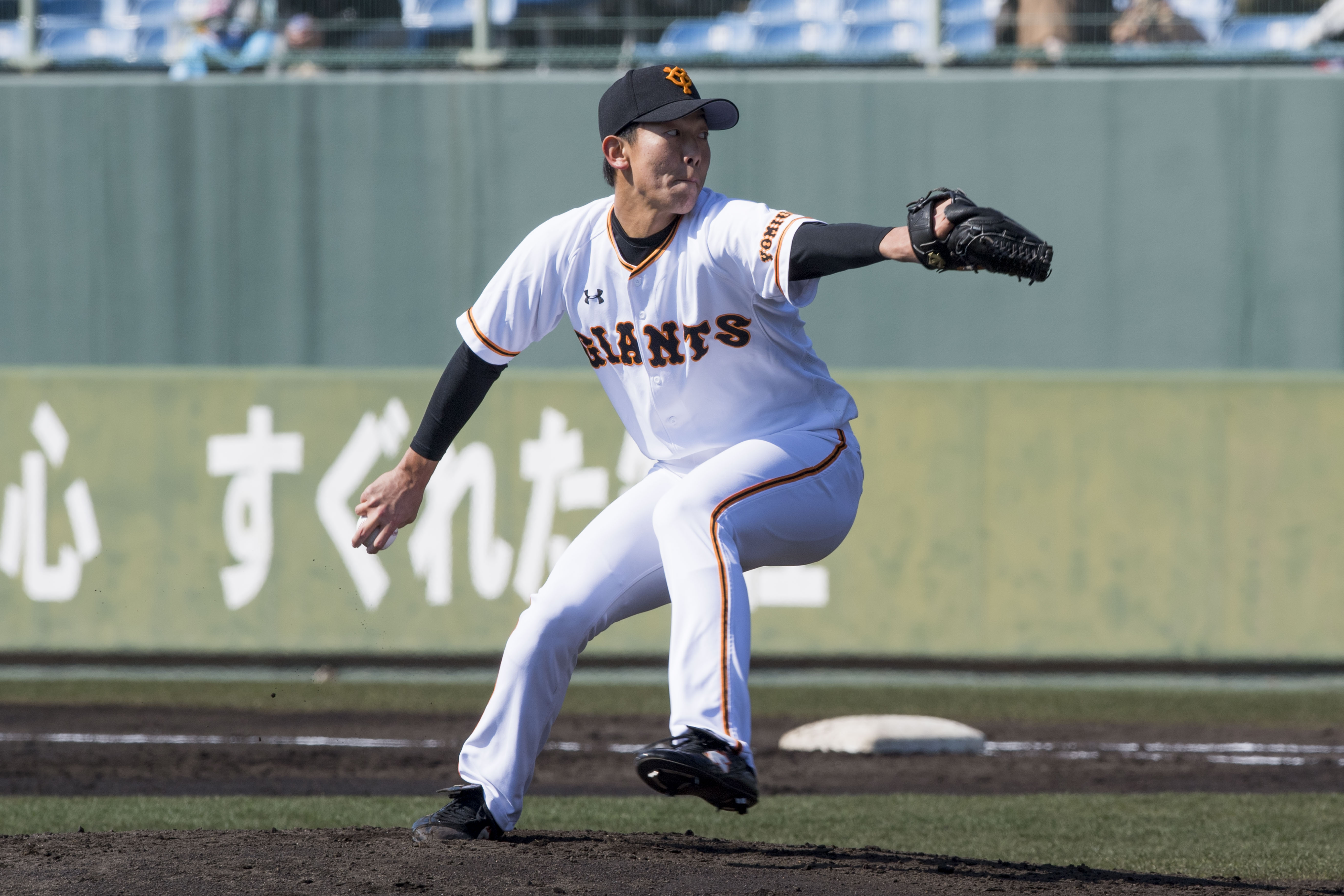 巨人 動画 藤岡 畠が杉内コーチの外野ノックを受ける スポーティングニュース ジャパン