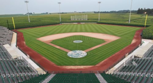 フィールド オブ ドリームス 球場はどこにある Mlbが名画の舞台を再現した球場のすべて スポーティングニュース ジャパン