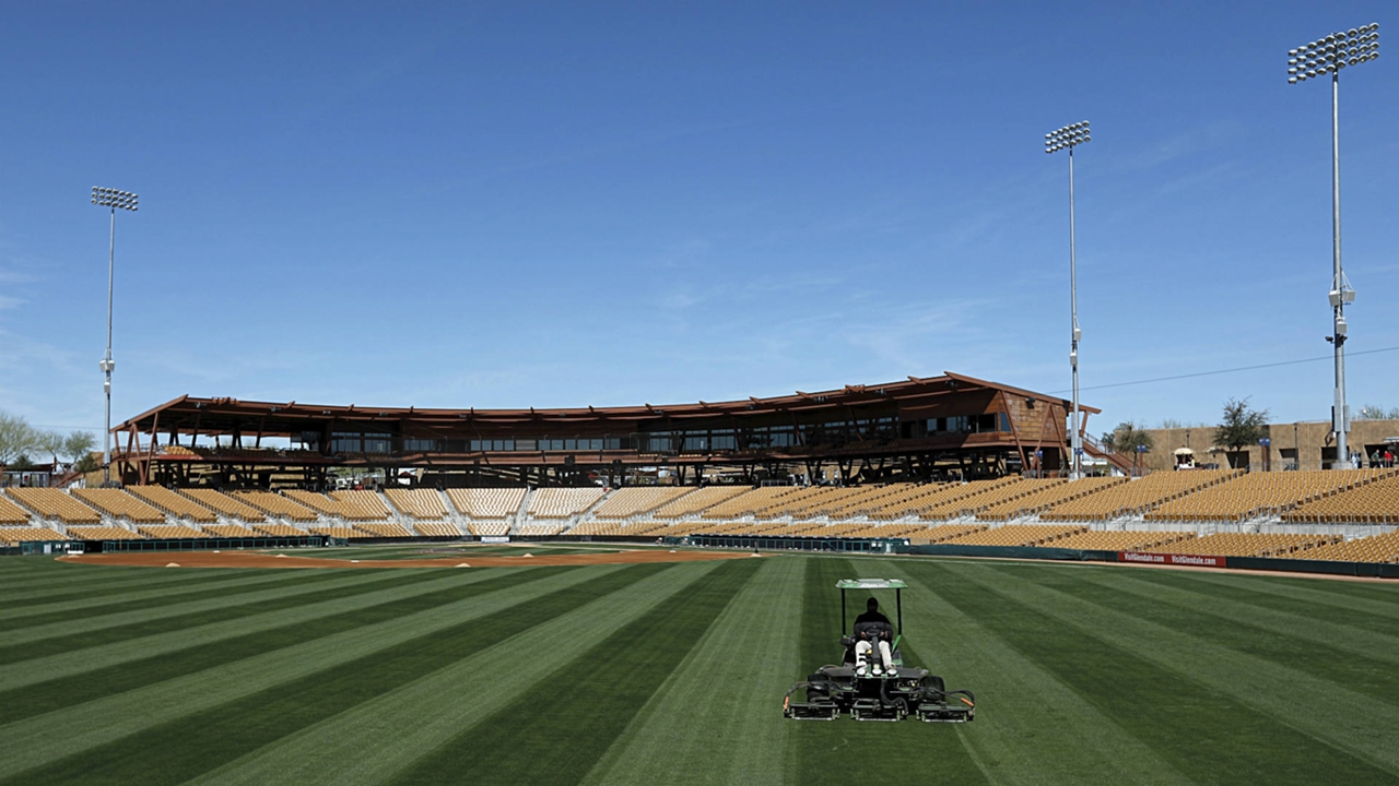 Mlb Spring Training Schedule 2019 Pitcher Catcher Reporting Dates For All 30 Teams Sporting News First Day Of Spring Training 2022