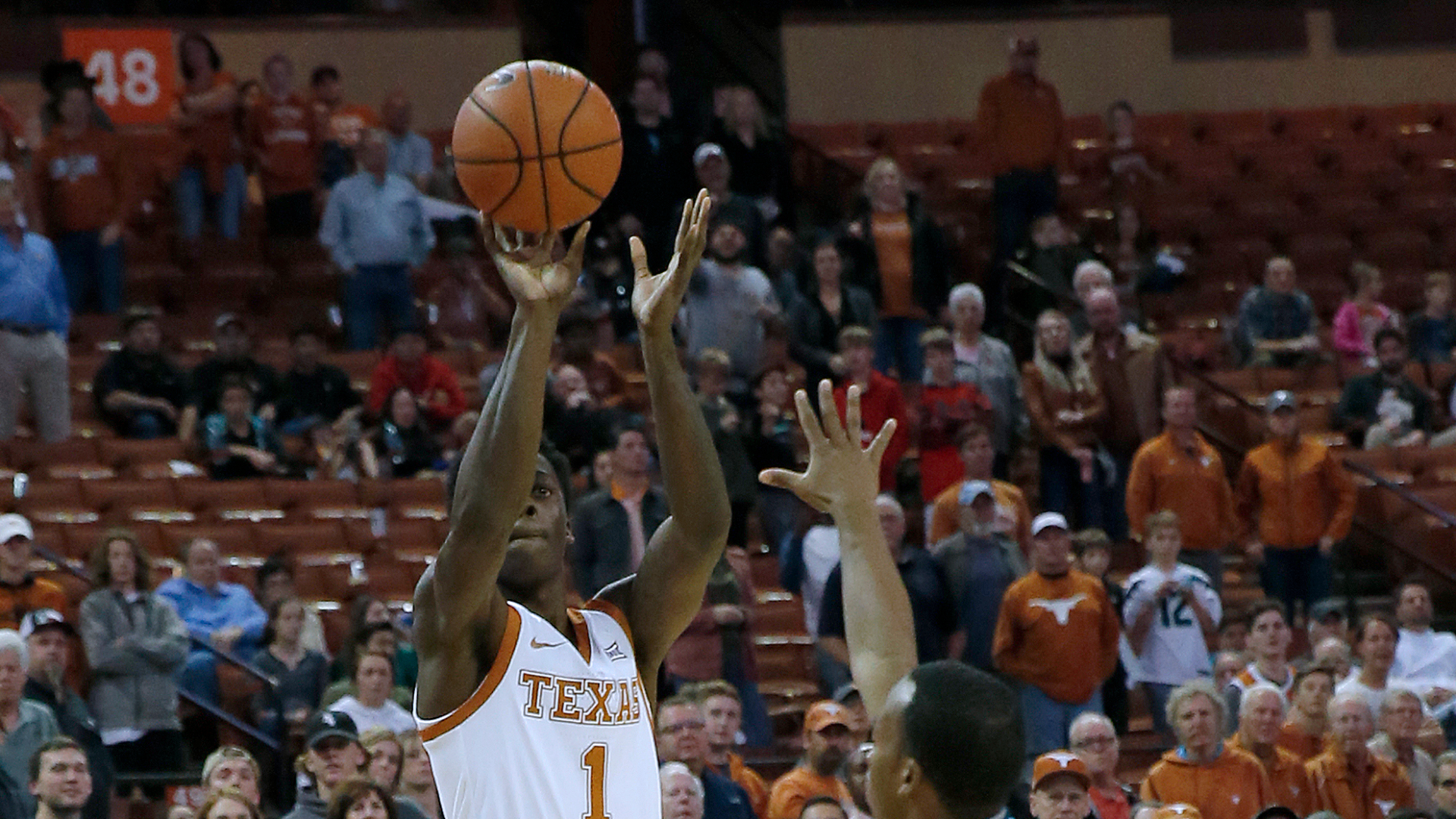Texas' Andrew Jones marks anniversary of leukemia diagnosis with game