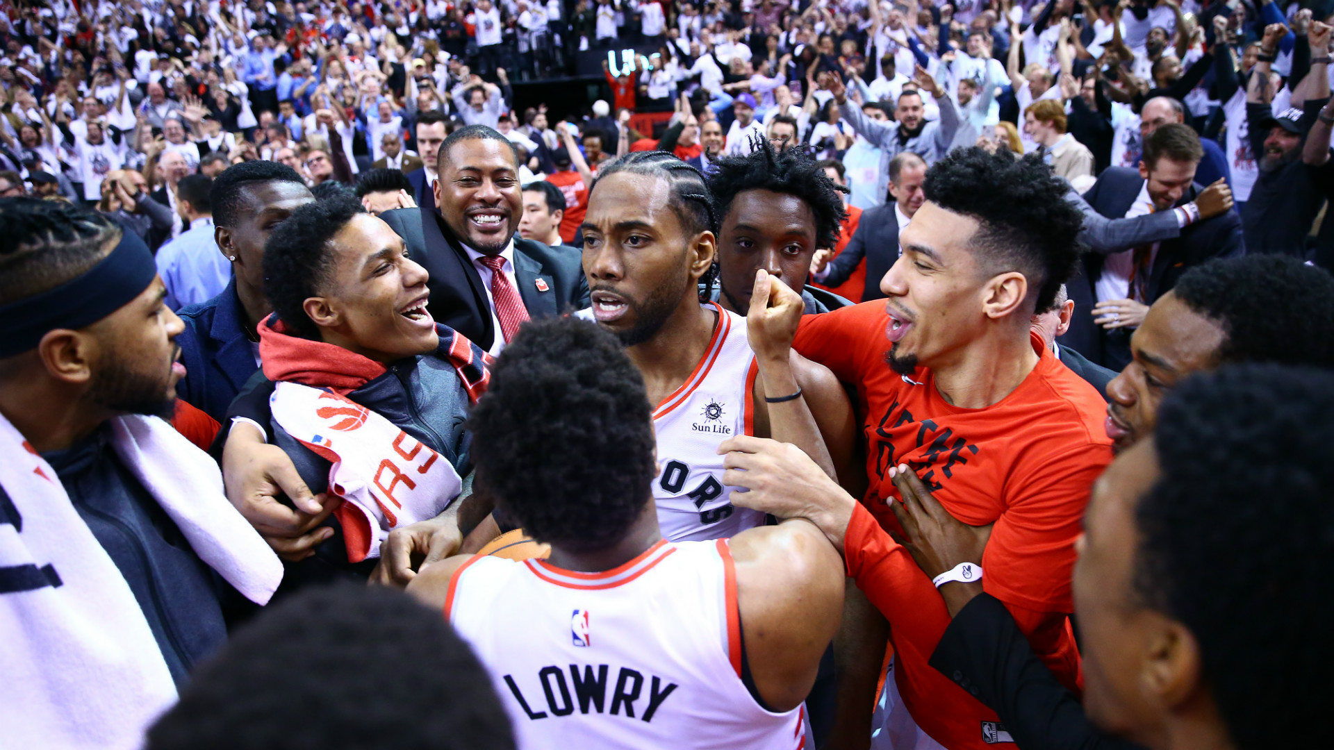 76ers vs. Raptors results: Kawhi Leonard drills buzzer-beater to send Toronto to Eastern ...
