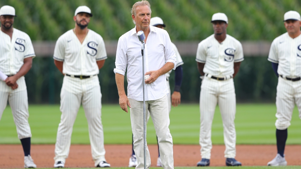 Kevin Costner delivers a speech at the first ever MLB Field of Dreams game.