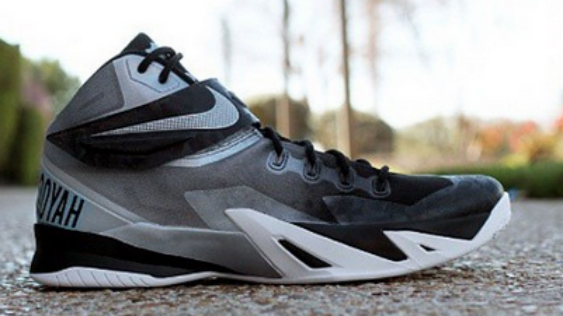 Danny Green S Custom Kicks Honor Stuart Scott Sporting News