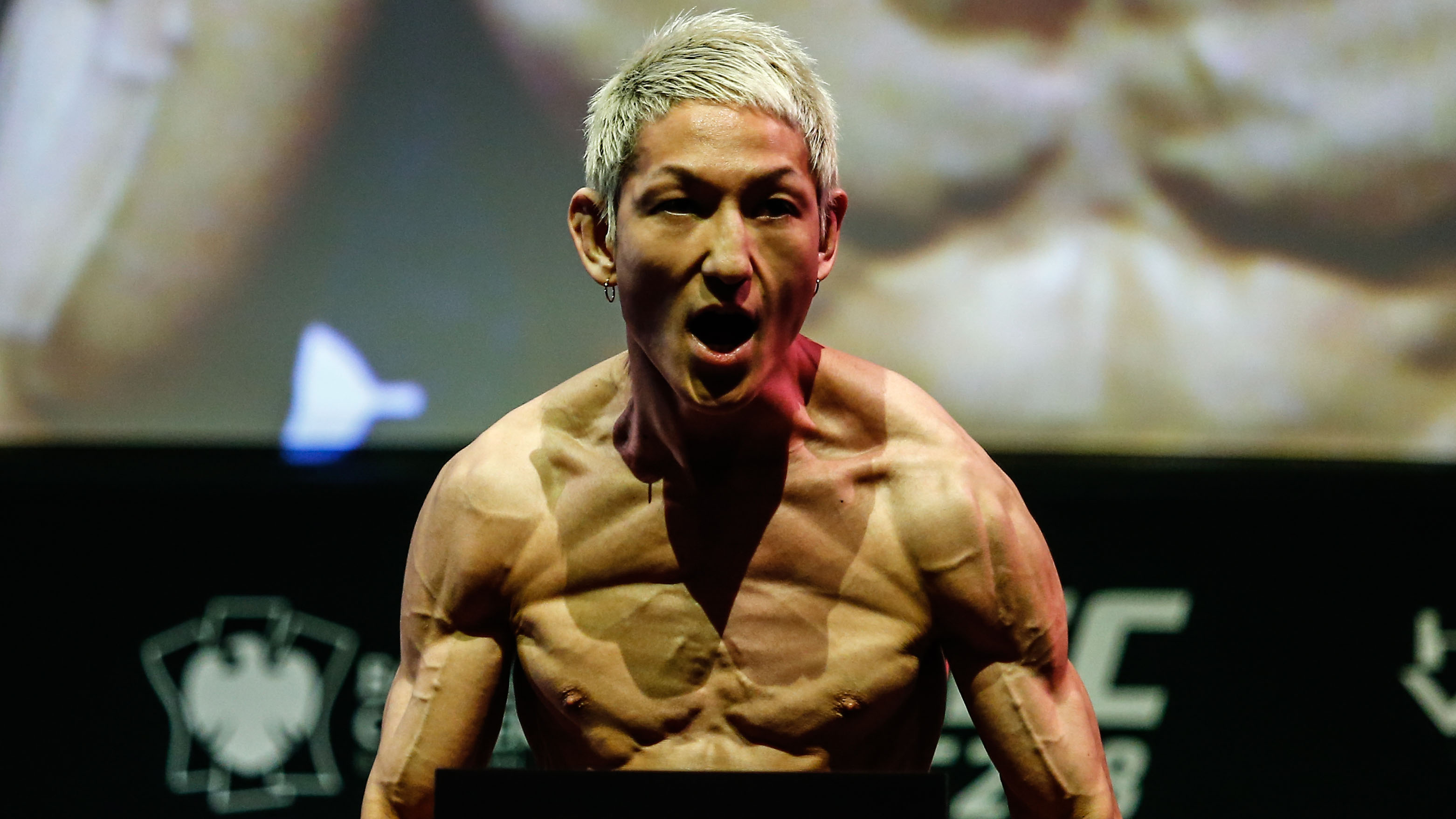 UFCシンガポール大会、佐々木憂流迦が日本人全敗を防ぐ ...