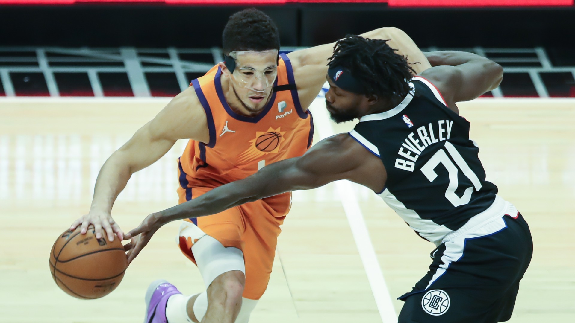 Suns' Devin Booker describes resetting broken nose ...