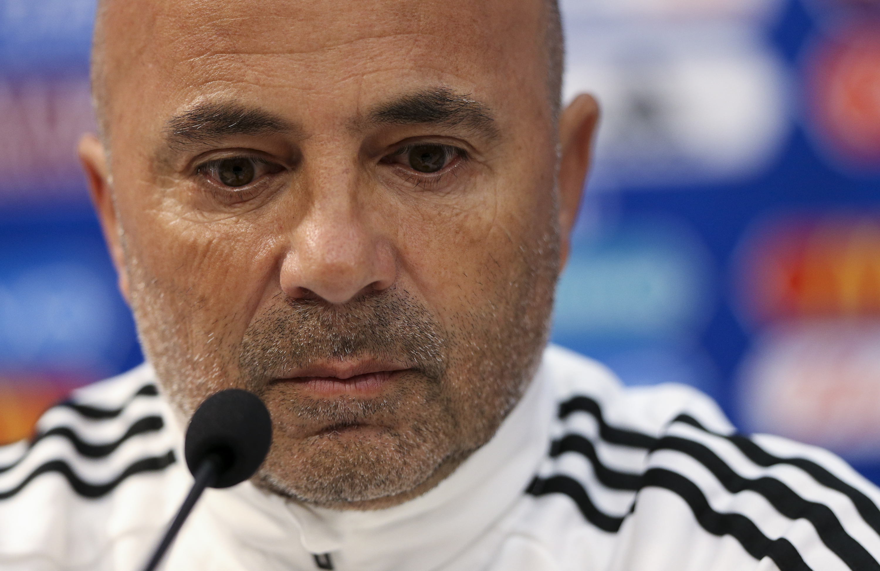 インタビュー動画 アルゼンチンサポーター メッシ任せのサンパオリ監督に不満 スポーティングニュース ジャパン