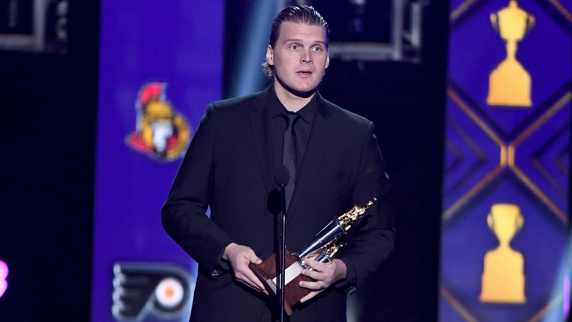 NHL awards 2019: Robin Lehner gives heartfelt speech while ...